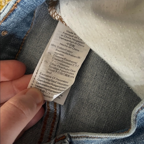 MADEWELL HIGH RISE RAW HEM DENIM SHORTS SIZE 26 / 2 BUTTON FLY - Picture 7 of 8